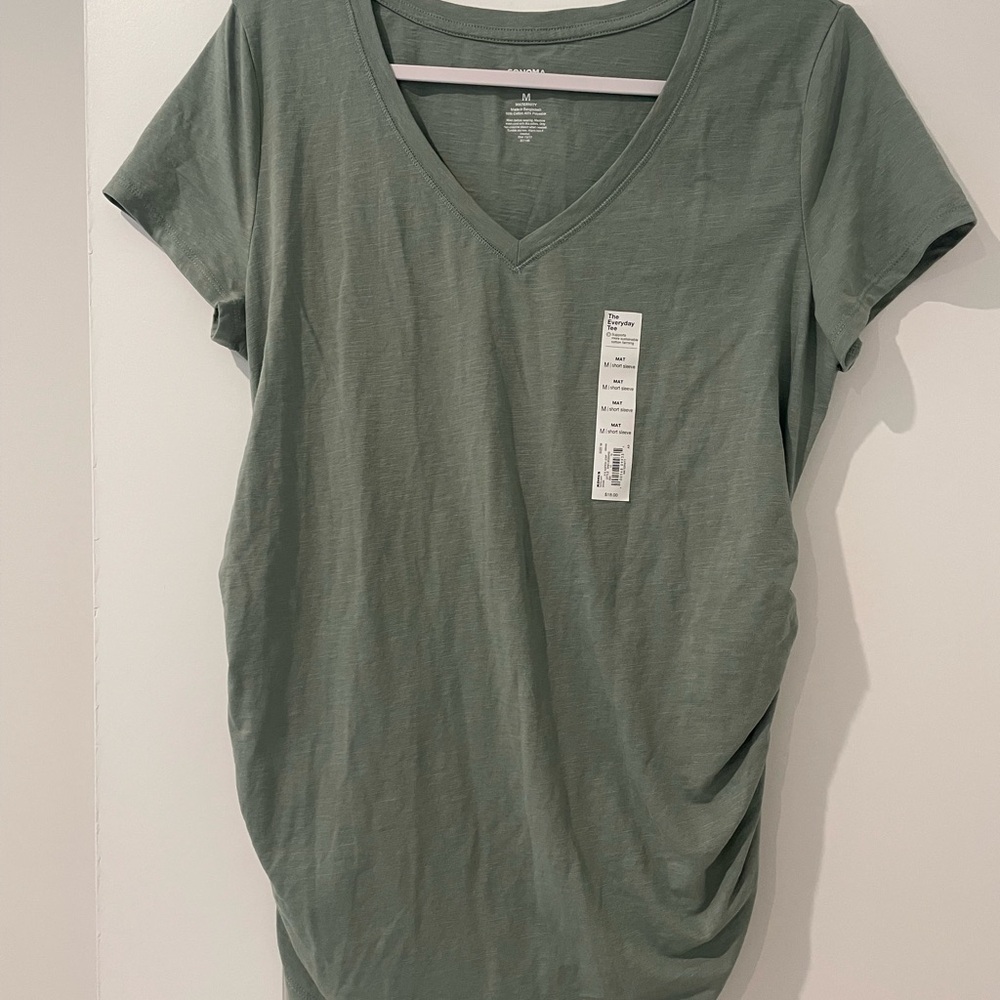 NWT Medium Maternity Green Everyday Tee